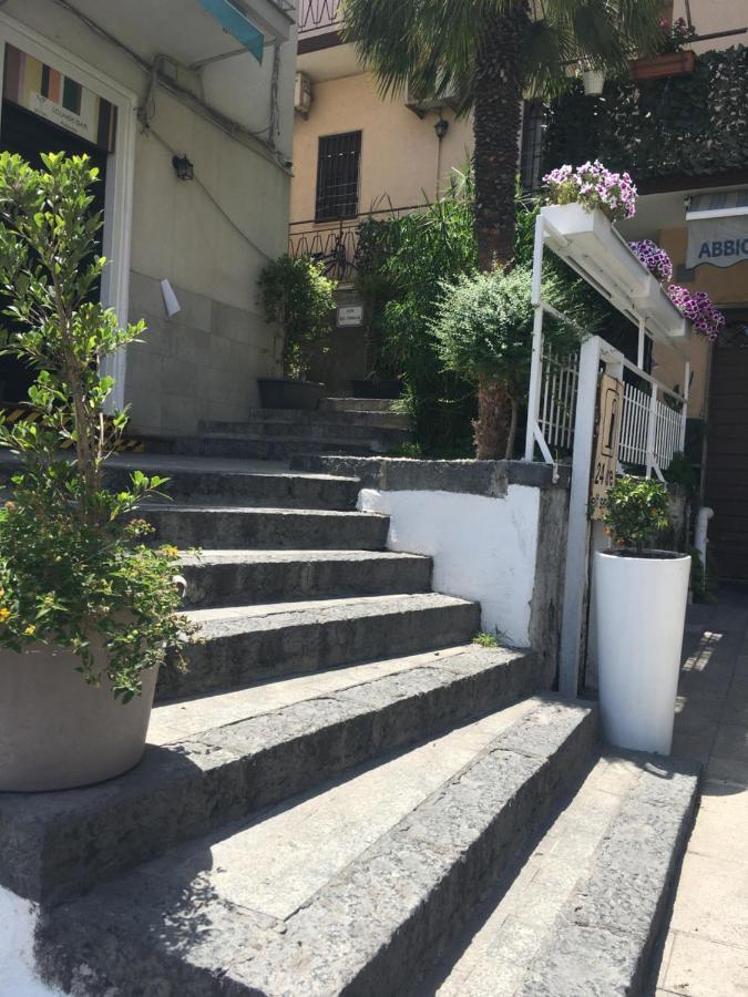 Corallo Holiday House Acitrezza Aci Trezza Exterior foto